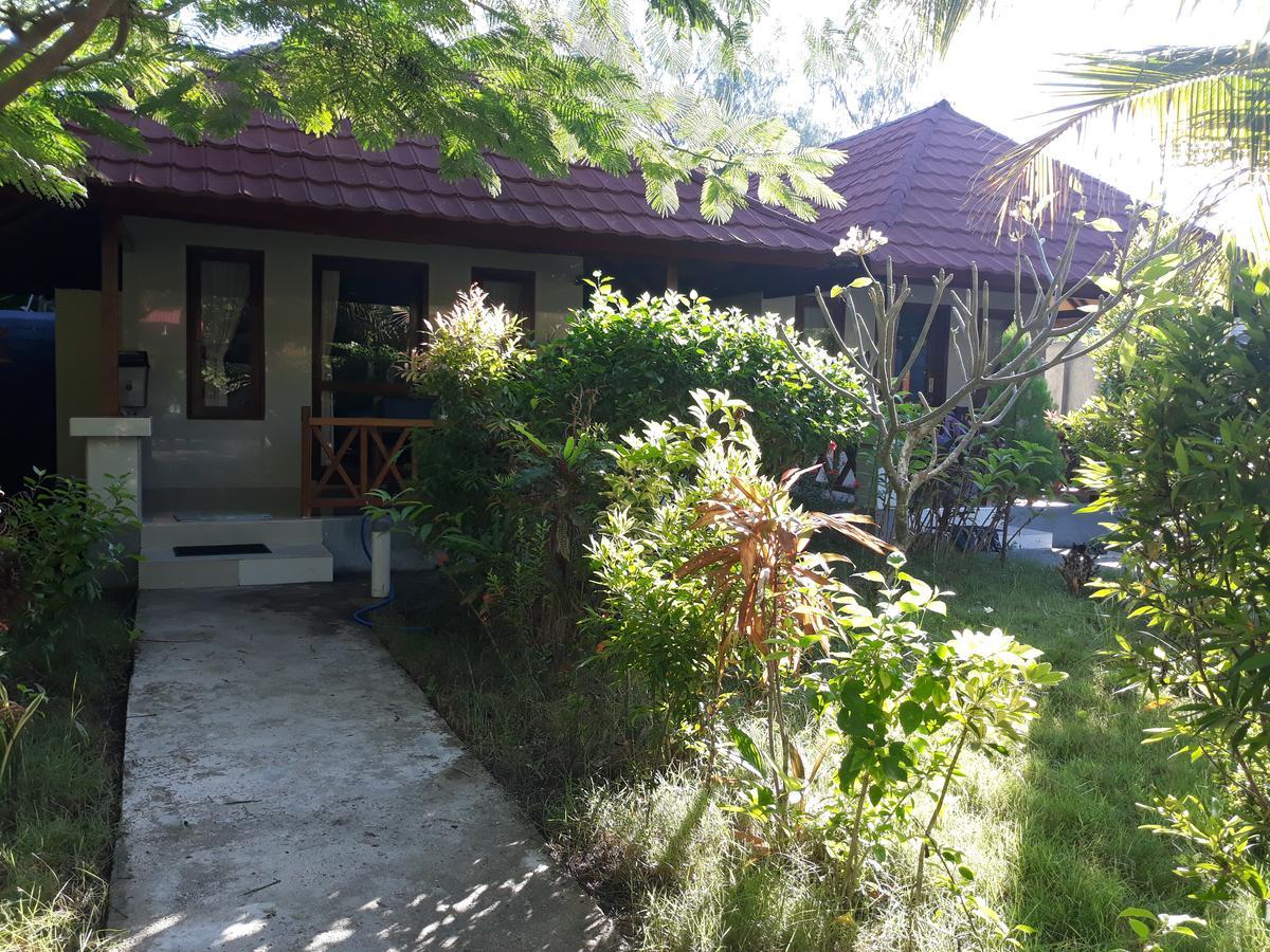 Fantastic Cottages Gili Meno Exterior foto