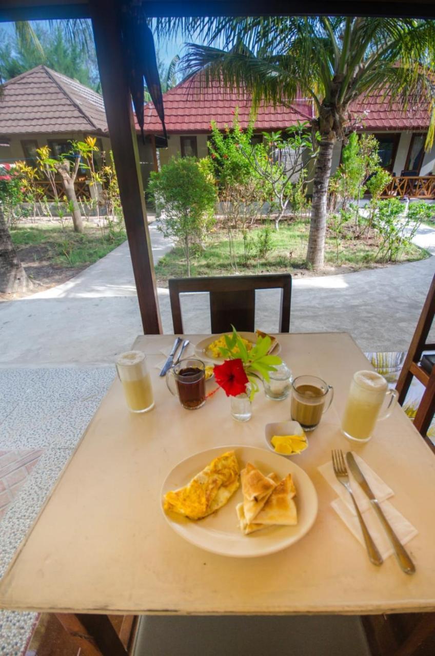 Fantastic Cottages Gili Meno Exterior foto